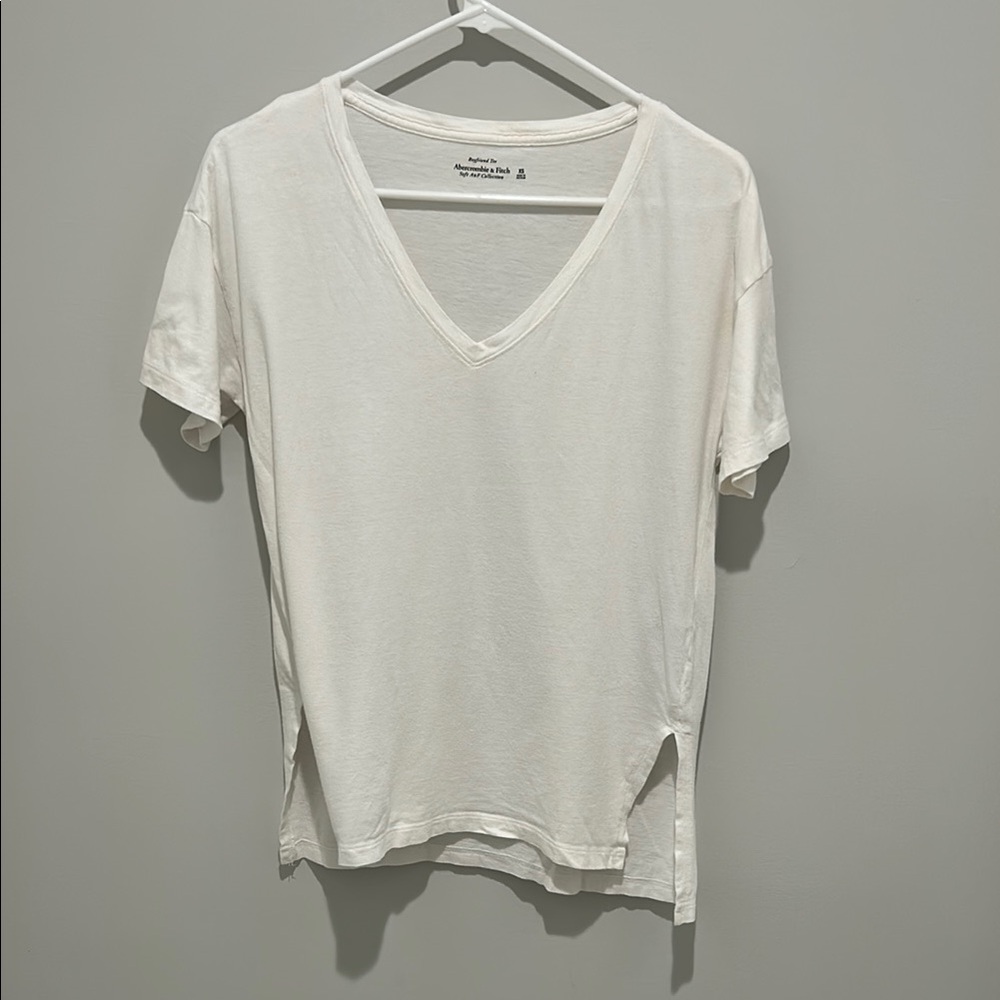 Abercrombie Women's Boyfriend Tee V-Neck